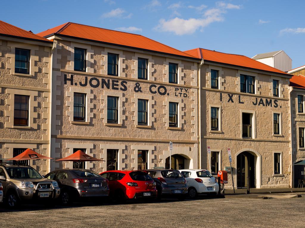 โรงแรมเดอะเฮนรี่โจนส์อาร์ท โฮบาร์ต ภายนอก รูปภาพ The Jones and Co. building in the Old Busselton Town Hall Complex