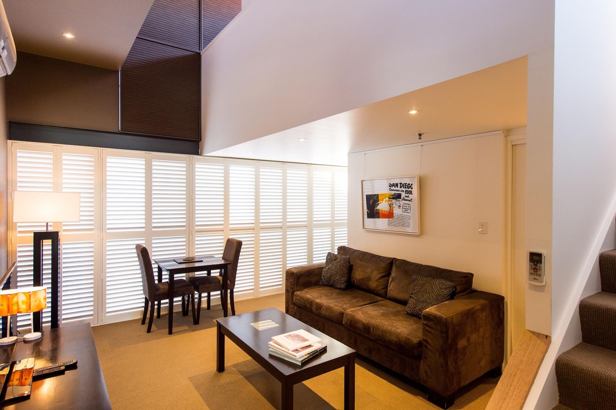 โรงแรมเดอะเฮนรี่โจนส์อาร์ท โฮบาร์ต ภายนอก รูปภาพ A living room in a typical apartment