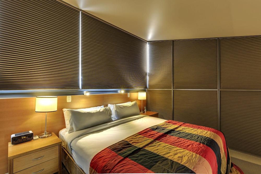 โรงแรมเดอะเฮนรี่โจนส์อาร์ท โฮบาร์ต ภายนอก รูปภาพ Venetian blinds
