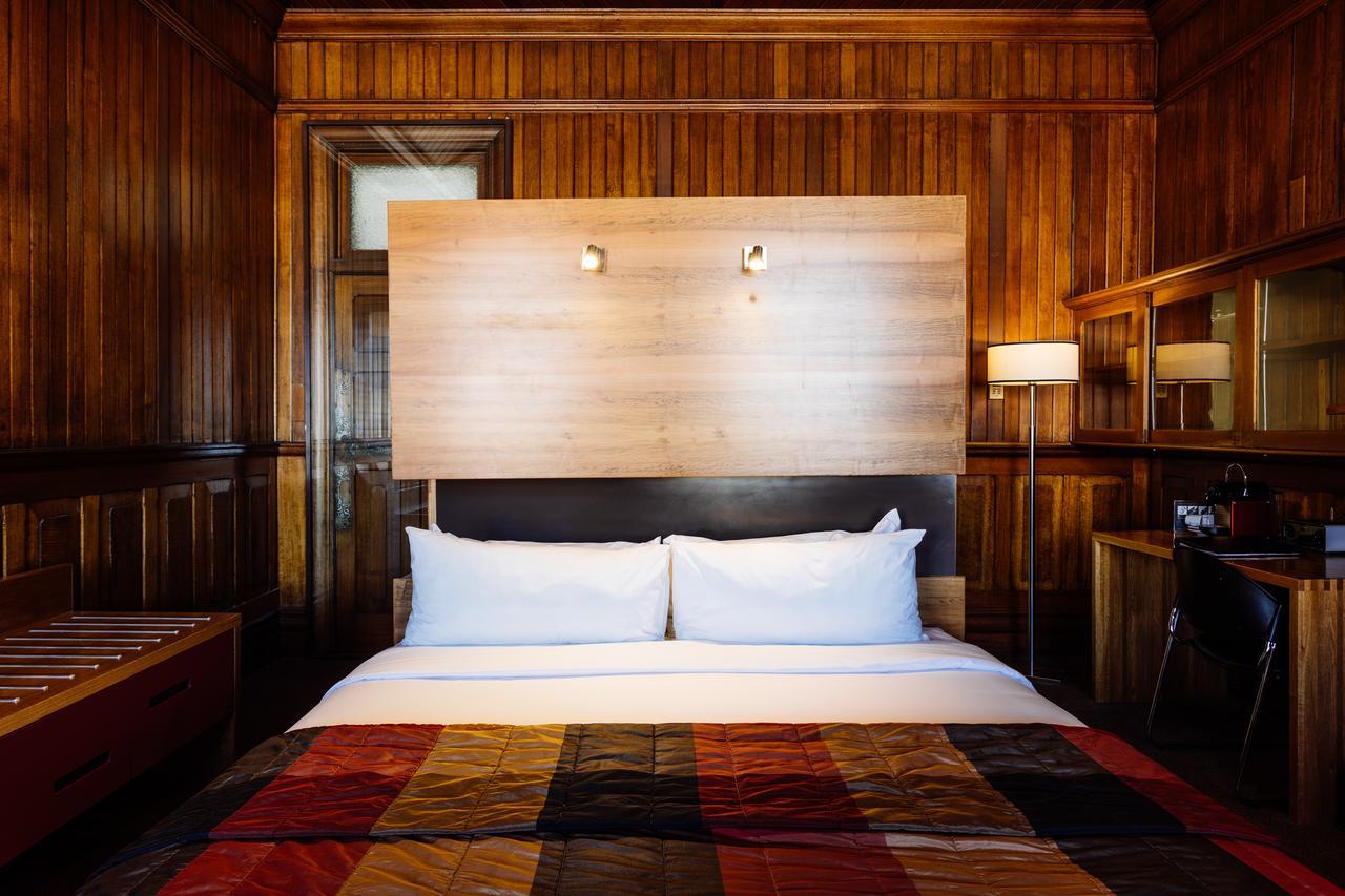 โรงแรมเดอะเฮนรี่โจนส์อาร์ท โฮบาร์ต ภายนอก รูปภาพ A room at the hotel